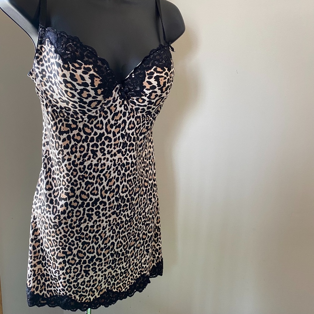 NWOT Sophie b. TAN/BLK Animal Print Chemise, L. *P1031